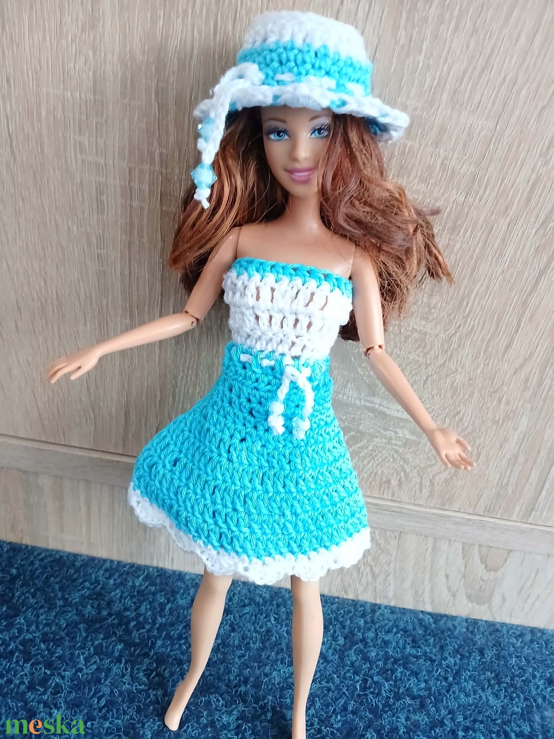 Barbie babára horgolt kék fehér ruha kalappal.  - játék & sport - baba & babaház - barbie ruhák - Meska.hu