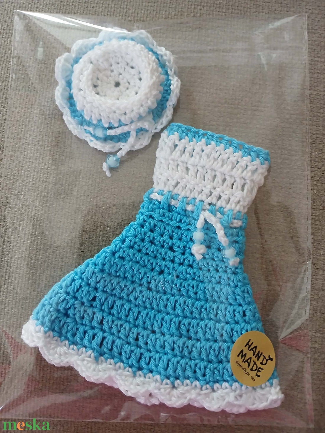 Barbie babára horgolt kék fehér ruha kalappal.  - játék & sport - baba & babaház - barbie ruhák - Meska.hu