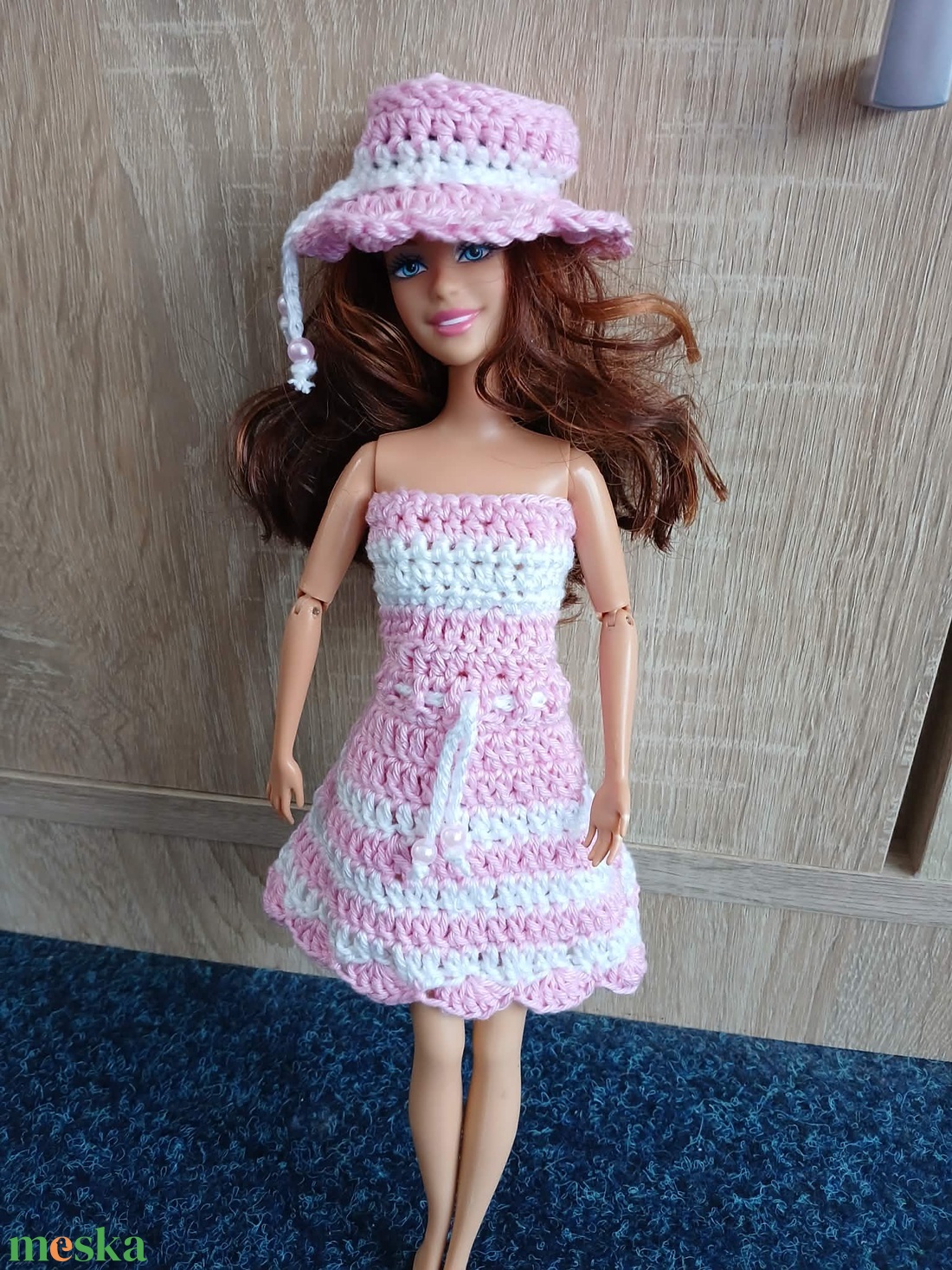 Barbie babára horgolt rózsaszín fehér ruha kalappal.  - játék & sport - baba & babaház - barbie ruhák - Meska.hu