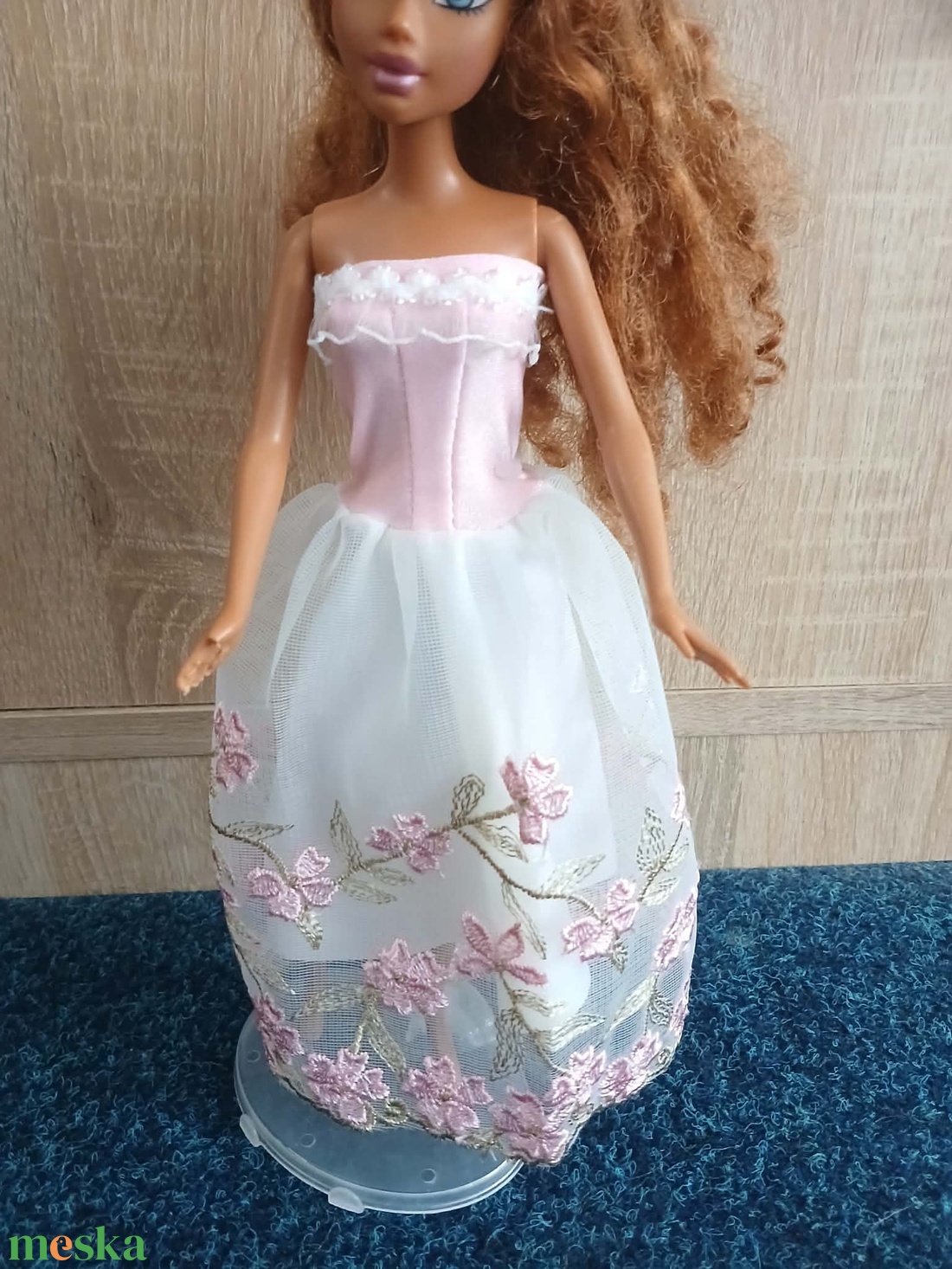 Báli ruha Barbie babára. Szép díszített tüll szoknyás.   - játék & sport - baba & babaház - barbie ruhák - Meska.hu