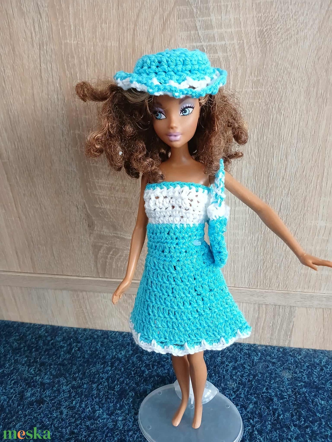 Horgolt ruha pink-fehér-szürke, táskával. Új. Kézműves termék - játék & sport - baba & babaház - barbie ruhák - Meska.hu