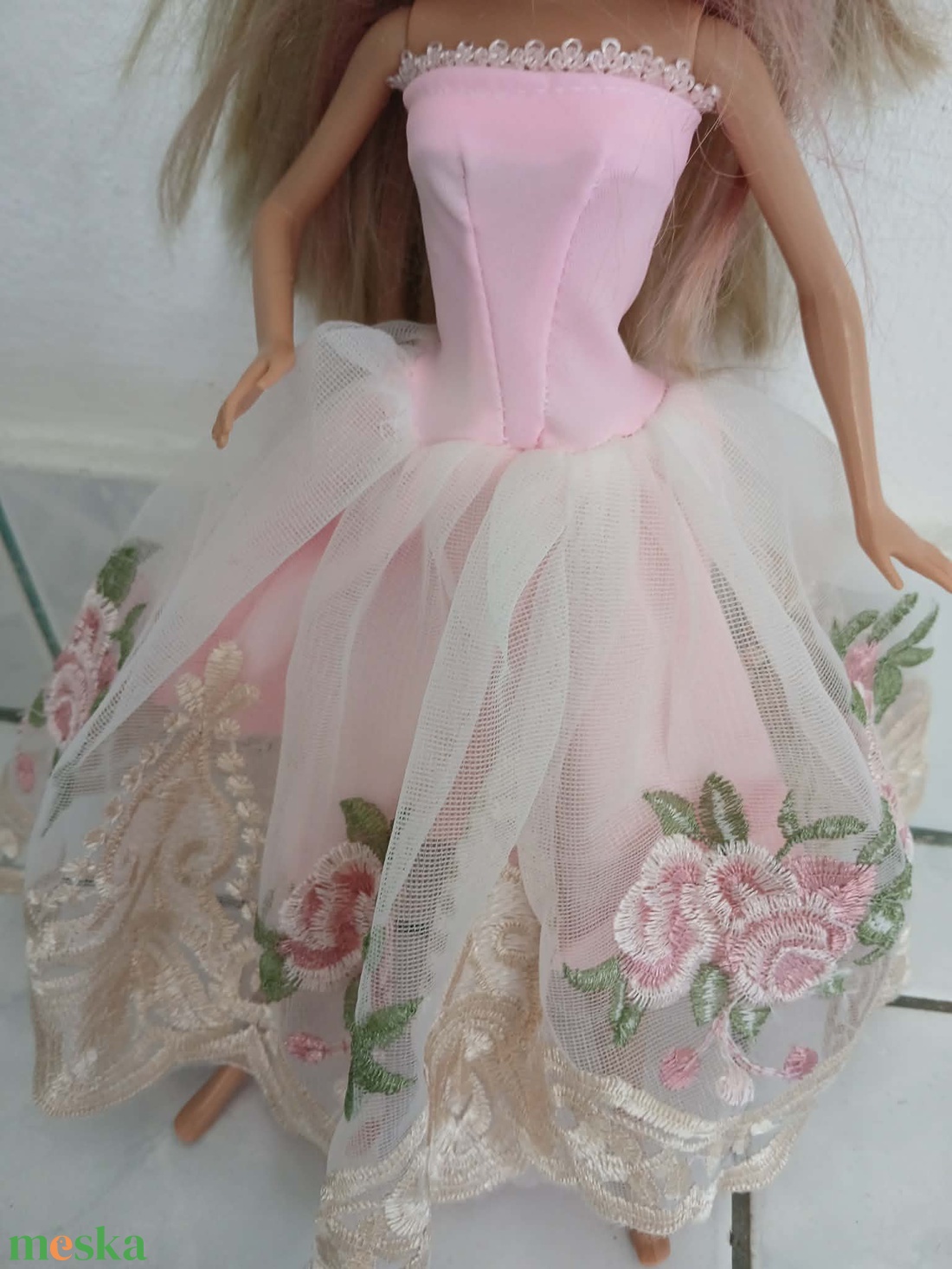 Csodaszép rózsaszín virágos tüllszoknyás báli ruha Barbie babára.  - játék & sport - baba & babaház - barbie ruhák - Meska.hu
