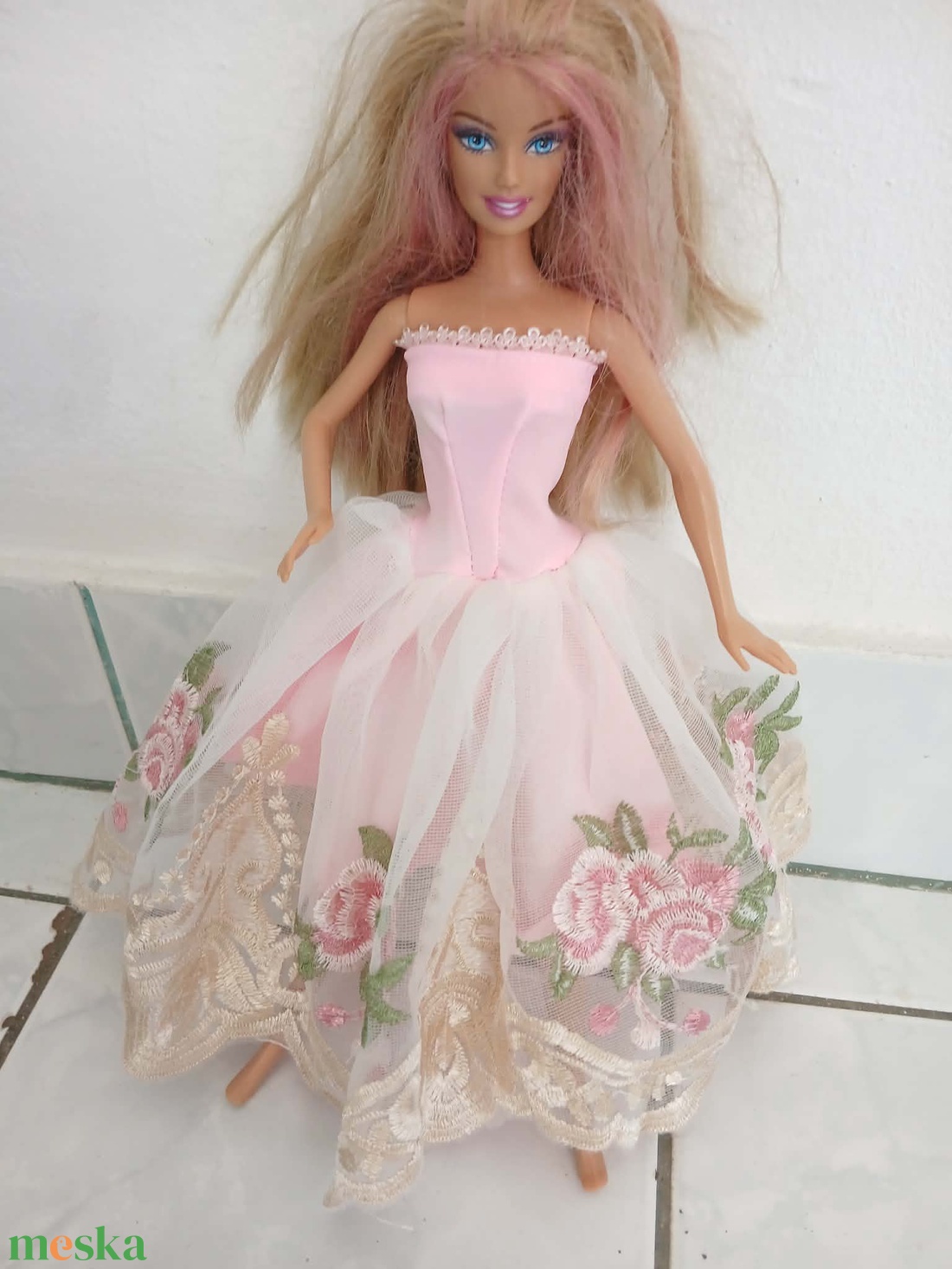 Csodaszép rózsaszín virágos tüllszoknyás báli ruha Barbie babára.  - játék & sport - baba & babaház - barbie ruhák - Meska.hu