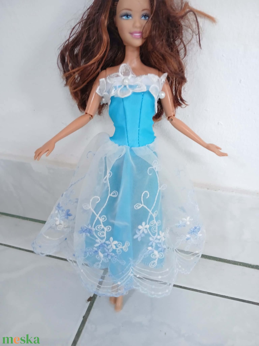 Csodaszép fehér-kék virágos báli ruha Barbie babára - játék & sport - baba & babaház - barbie ruhák - Meska.hu