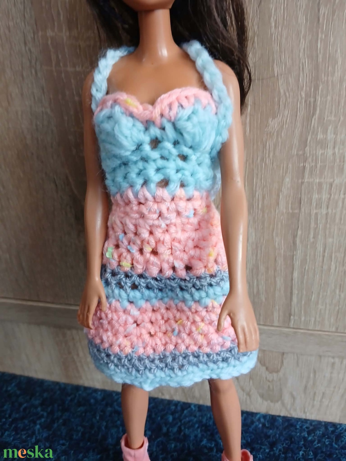 Horgolt Barbie ruha hátizsákkal.  - játék & sport - baba & babaház - barbie ruhák - Meska.hu