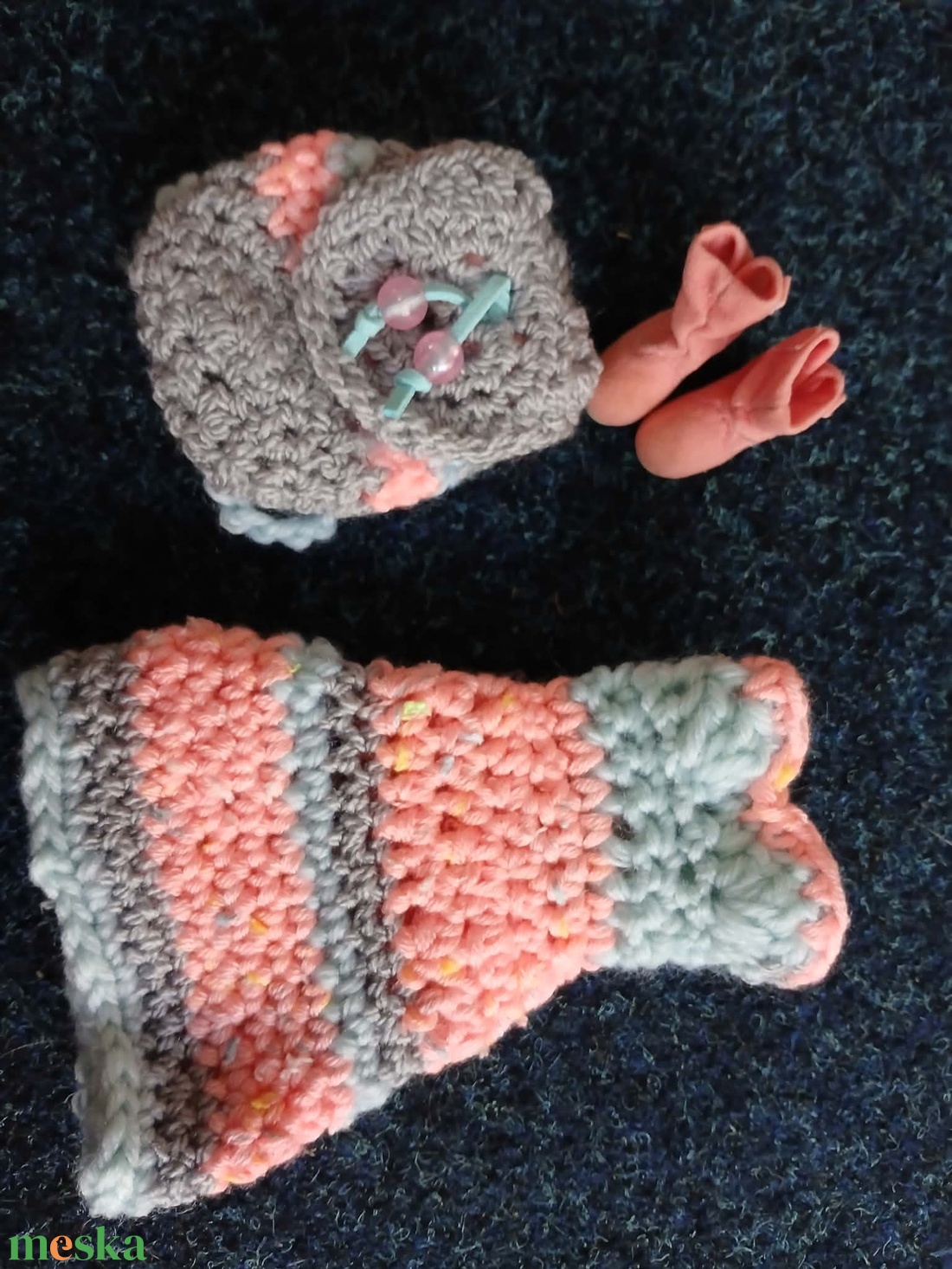 Horgolt Barbie ruha hátizsákkal.  - játék & sport - baba & babaház - barbie ruhák - Meska.hu