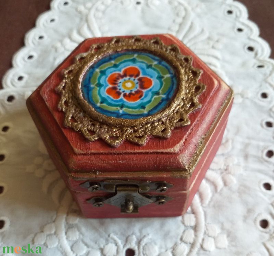 Mandala - tűzzománc betétes ékszerdobozka - ékszer - ékszertartó - ékszerdoboz - Meska.hu Mandala - tűzzománc betétes ékszerdobozka - ékszer - ékszertartó - ékszerdoboz - Meska.hu