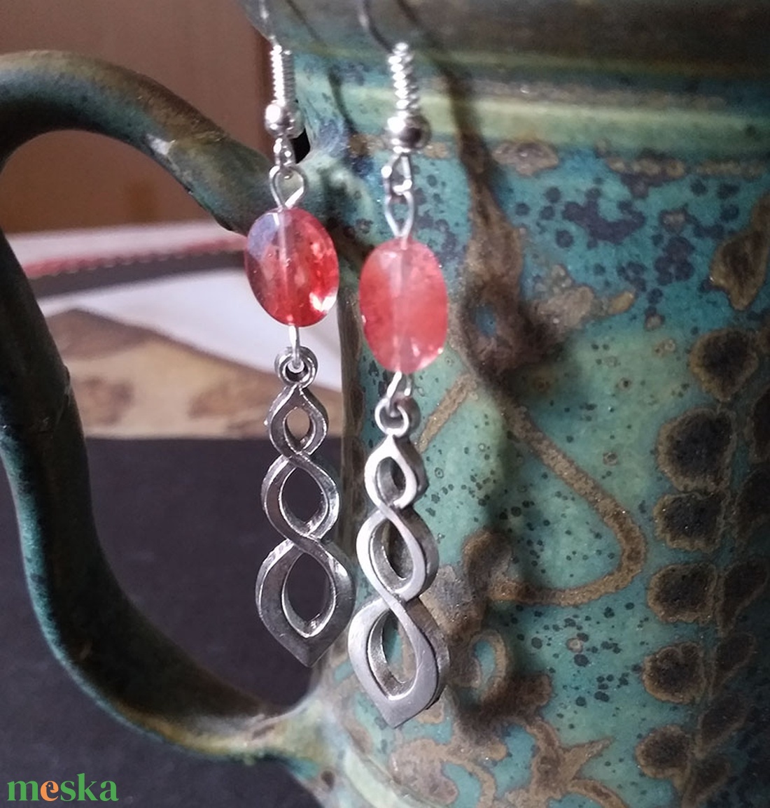 Végtelen - eperkvarc fülbevaló - ékszer - fülbevaló - lógó fülbevaló - Meska.hu