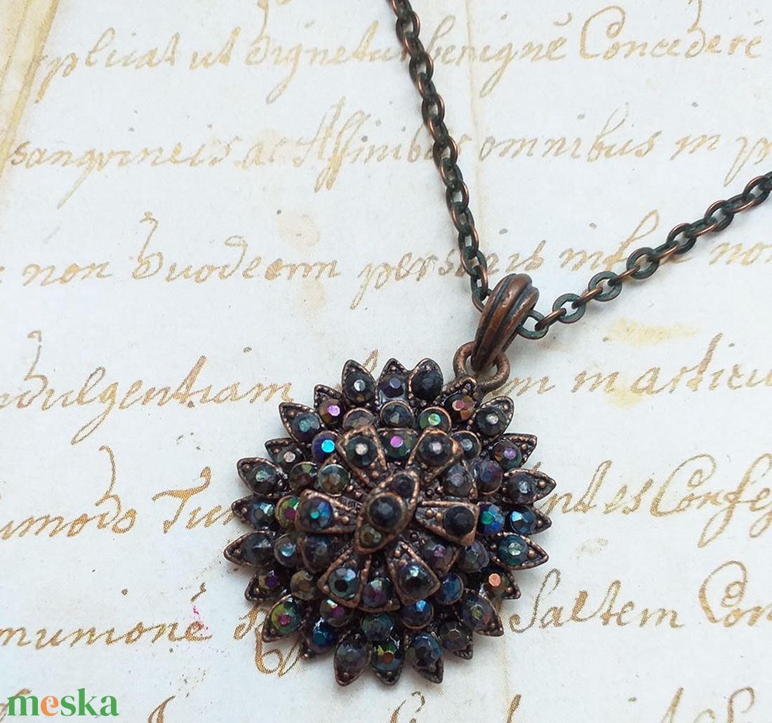 Régi apró köves bronz nyaklánc - ékszer - nyaklánc - medálos nyaklánc - Meska.hu