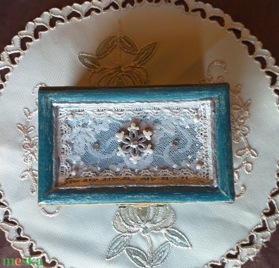 Karácsonyi ékszerdobozka hópehellyel - ékszer - ékszertartó - ékszerdoboz - Meska.hu Karácsonyi ékszerdobozka hópehellyel - ékszer - ékszertartó - ékszerdoboz - Meska.hu