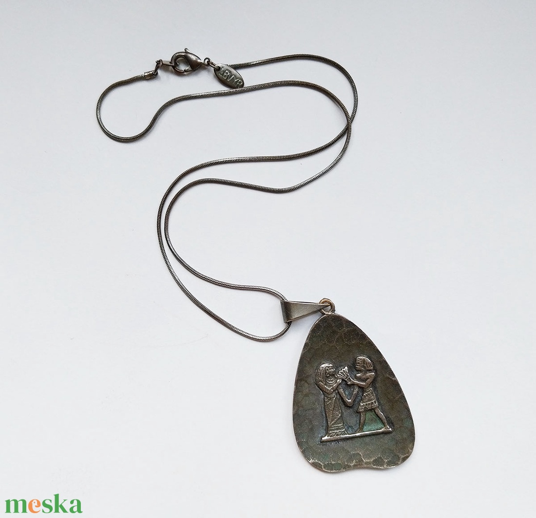 Egyiptomi motívumos vintage fém nyaklánc - ékszer - nyaklánc - medálos nyaklánc - Meska.hu Egyiptomi motívumos vintage fém nyaklánc - ékszer - nyaklánc - medálos nyaklánc - Meska.hu