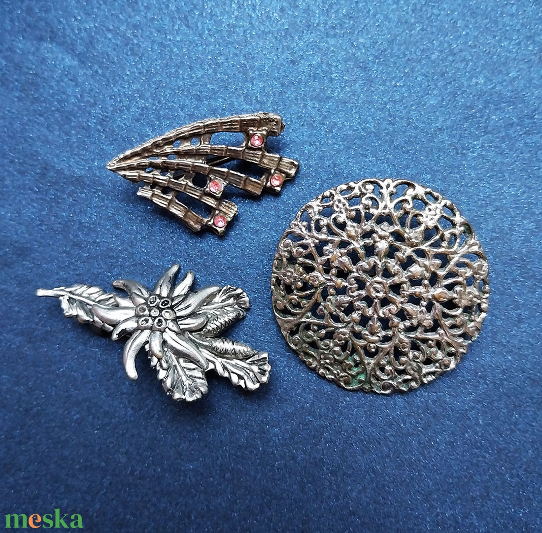 3 db vintage fém bross - ékszer - kitűző és bross - kitűző - Meska.hu 3 db vintage fém bross - ékszer - kitűző és bross - kitűző - Meska.hu