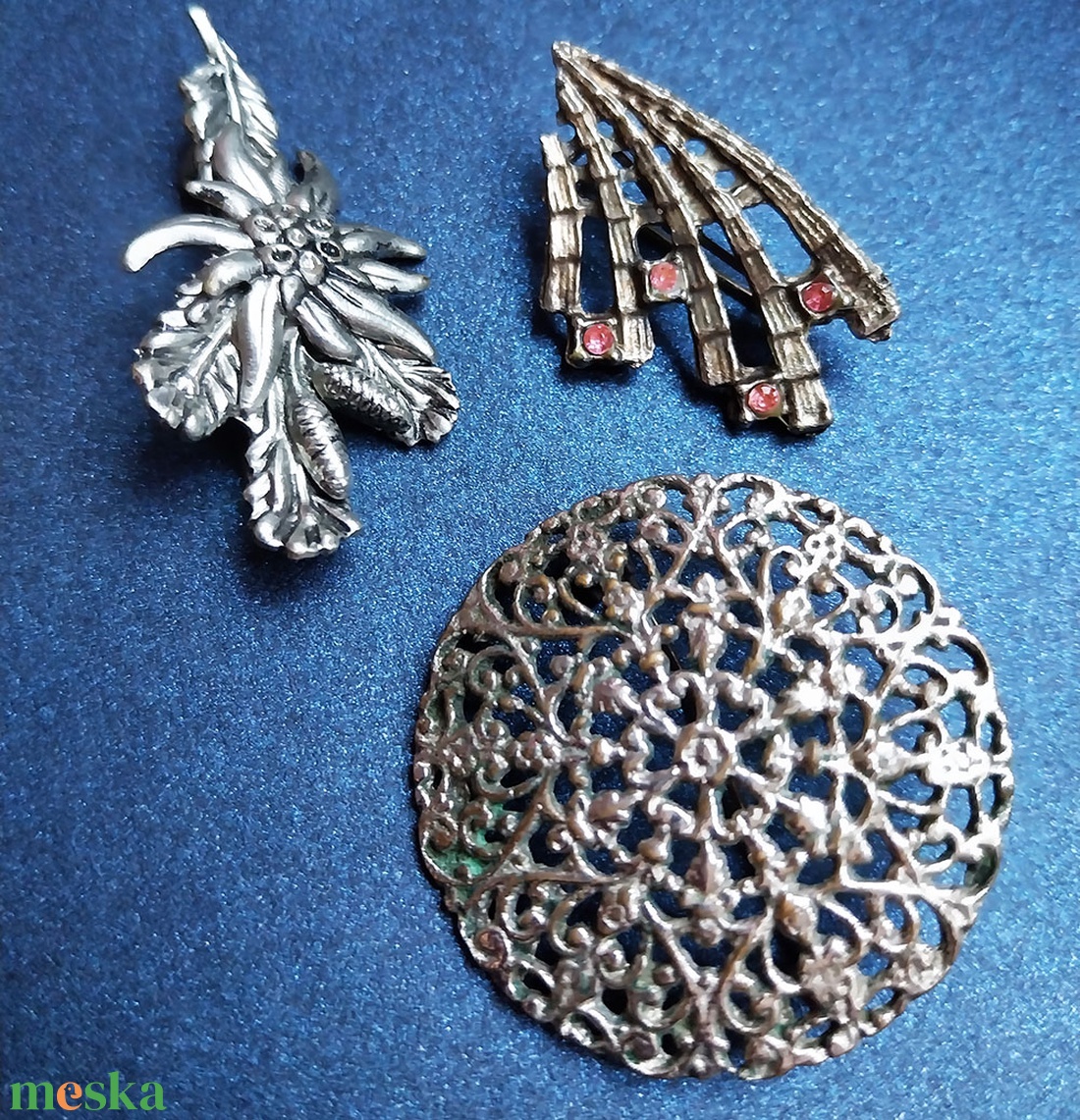 3 db vintage fém bross - ékszer - kitűző és bross - kitűző - Meska.hu 3 db vintage fém bross - ékszer - kitűző és bross - kitűző - Meska.hu