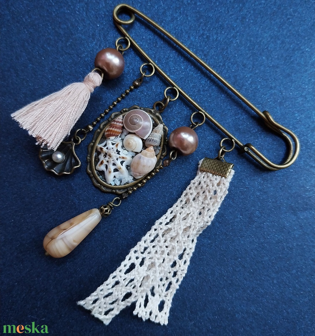 Csigagyűjtő - kitűző - ékszer - kitűző és bross - kitűző - Meska.hu Csigagyűjtő - kitűző - ékszer - kitűző és bross - kitűző - Meska.hu