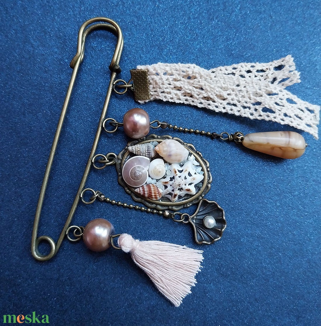 Csigagyűjtő - kitűző - ékszer - kitűző és bross - kitűző - Meska.hu Csigagyűjtő - kitűző - ékszer - kitűző és bross - kitűző - Meska.hu