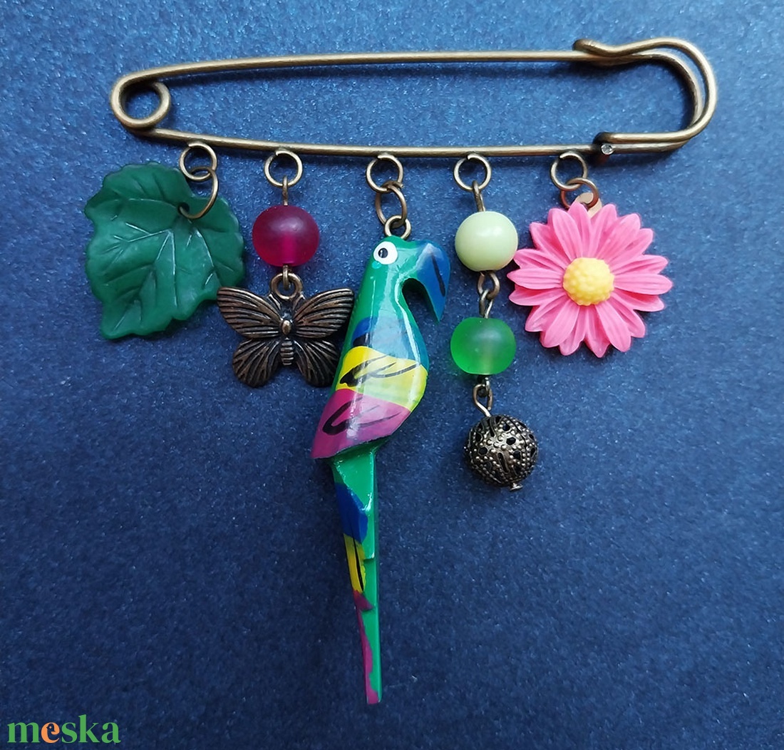 Trópusi Paradicsom - kitűző - ékszer - kitűző és bross - kitűző - Meska.hu Trópusi Paradicsom - kitűző - ékszer - kitűző és bross - kitűző - Meska.hu
