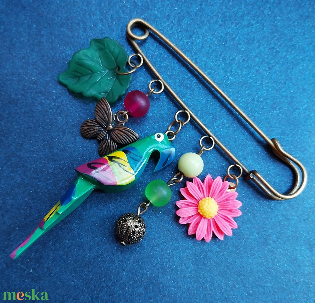 Trópusi Paradicsom - kitűző - ékszer - kitűző és bross - kitűző - Meska.hu Trópusi Paradicsom - kitűző - ékszer - kitűző és bross - kitűző - Meska.hu