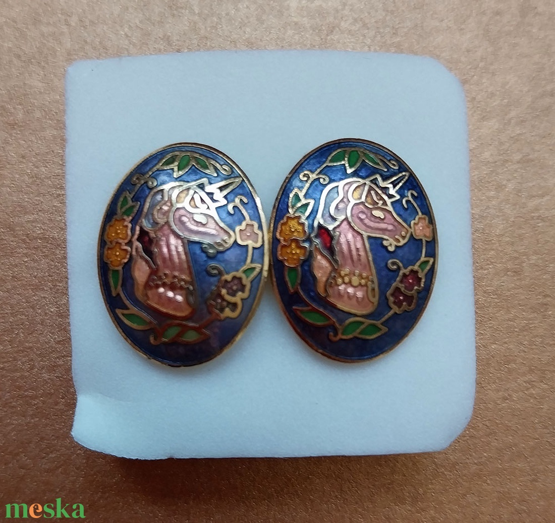 Egyszarvú - vintage tűzzománc fülbevaló - ékszer - fülbevaló - pötty fülbevaló - Meska.hu Egyszarvú - vintage tűzzománc fülbevaló - ékszer - fülbevaló - pötty fülbevaló - Meska.hu