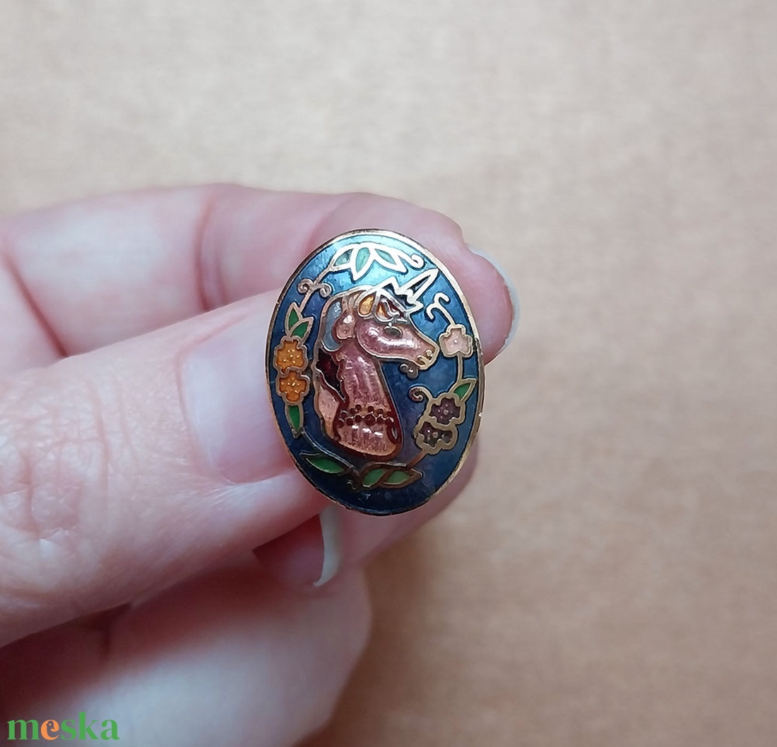 Egyszarvú - vintage tűzzománc fülbevaló - ékszer - fülbevaló - pötty fülbevaló - Meska.hu Egyszarvú - vintage tűzzománc fülbevaló - ékszer - fülbevaló - pötty fülbevaló - Meska.hu