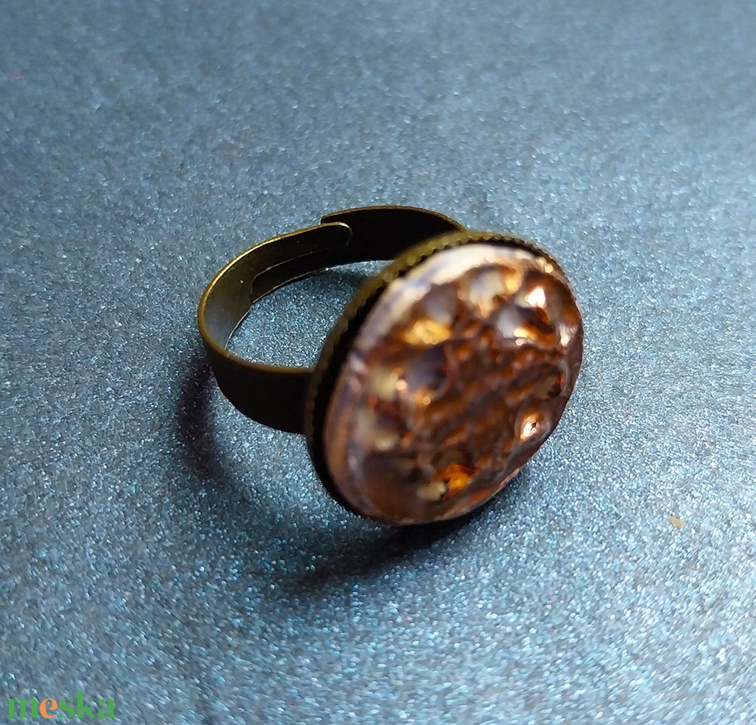 Kékes-rezes kerámiagombos bronz gyűrű - ékszer - gyűrű - kerek gyűrű - Meska.hu Kékes-rezes kerámiagombos bronz gyűrű - ékszer - gyűrű - kerek gyűrű - Meska.hu