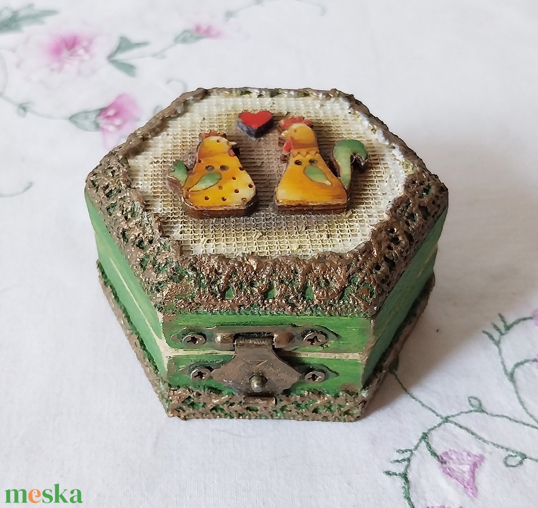 Kakas és tyúk - ékszerdobozka - ékszer - ékszertartó - ékszerdoboz - Meska.hu Kakas és tyúk - ékszerdobozka - ékszer - ékszertartó - ékszerdoboz - Meska.hu