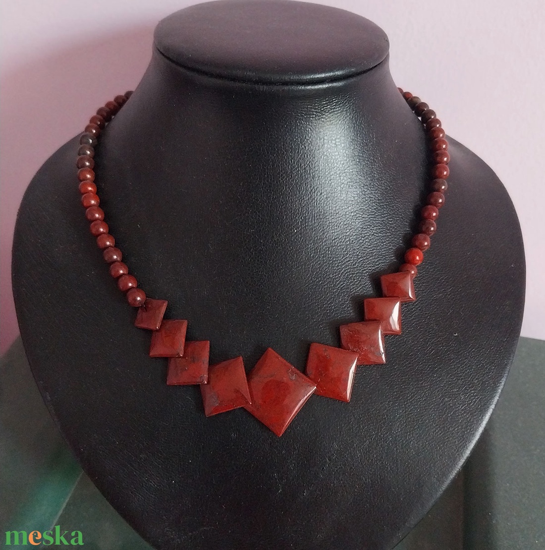 Vörös jáspis ásványköves nyaklánc - ékszer - nyaklánc - gyöngyös nyaklánc - Meska.hu