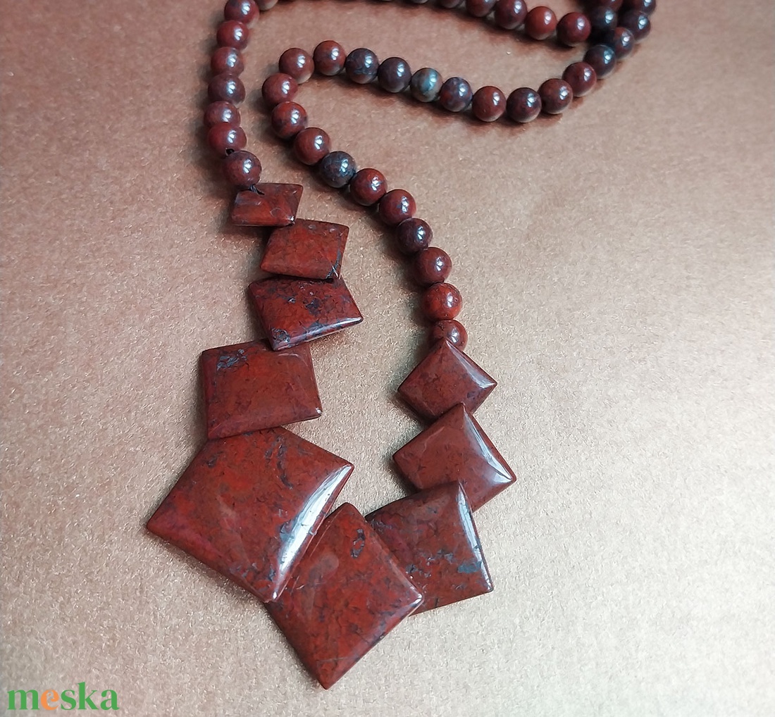 Vörös jáspis ásványköves nyaklánc - ékszer - nyaklánc - gyöngyös nyaklánc - Meska.hu