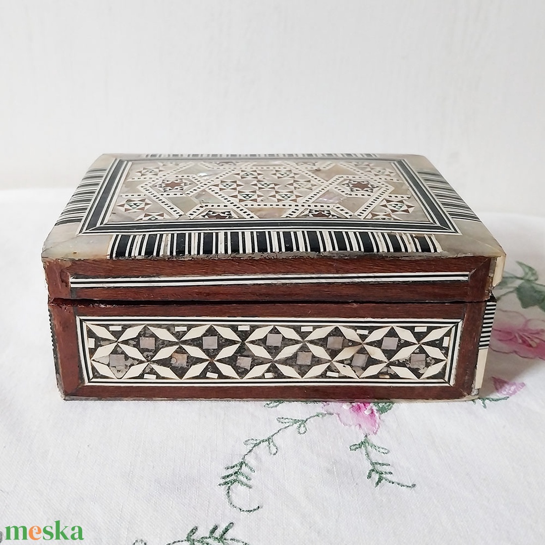 Gyöngyház berakásos ékszerdoboz - ékszer - ékszertartó - ékszerdoboz - Meska.hu