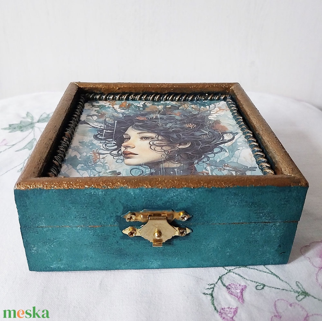 Korall Úrnő - díszdoboz - ékszer - ékszertartó - ékszerdoboz - Meska.hu