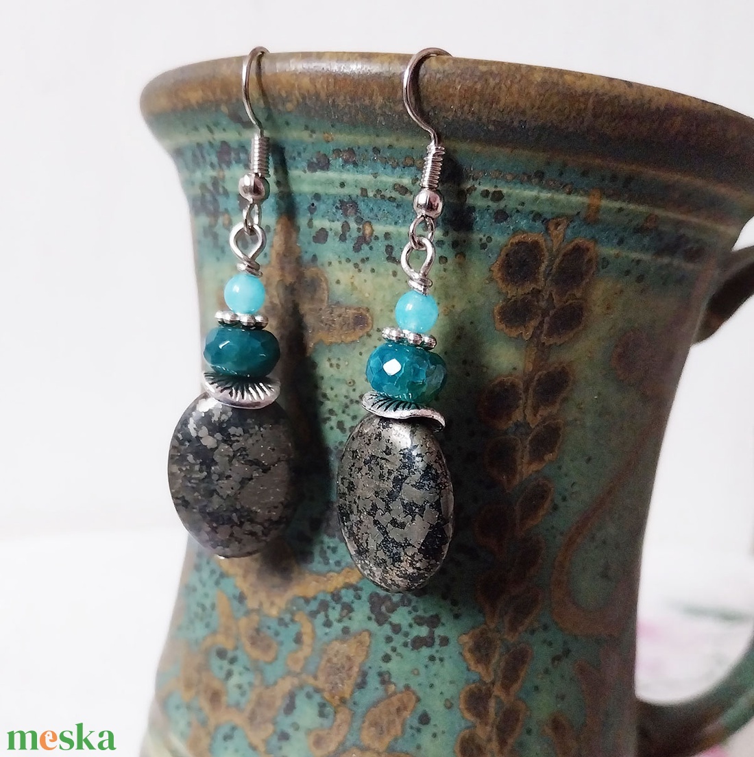 Ekhó - ásványköves fülbevaló  - ékszer - fülbevaló - lógó fülbevaló - Meska.hu