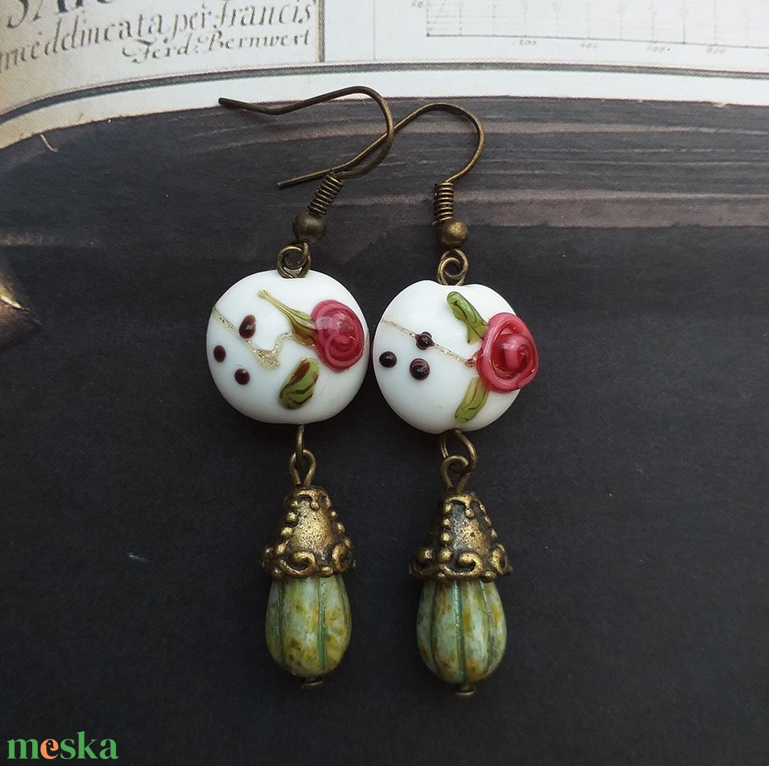 Rózsás lámpagyöngy fülbevaló - ékszer - fülbevaló - lógó fülbevaló - Meska.hu