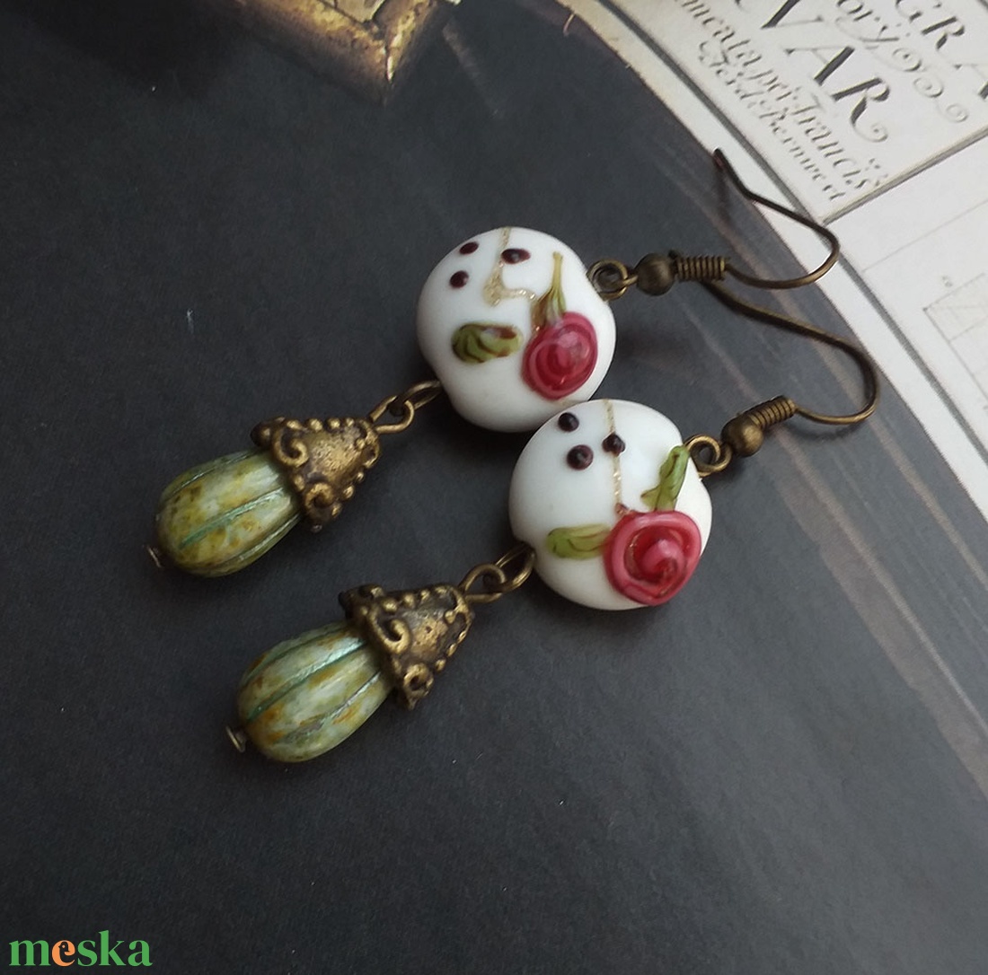 Rózsás lámpagyöngy fülbevaló - ékszer - fülbevaló - lógó fülbevaló - Meska.hu