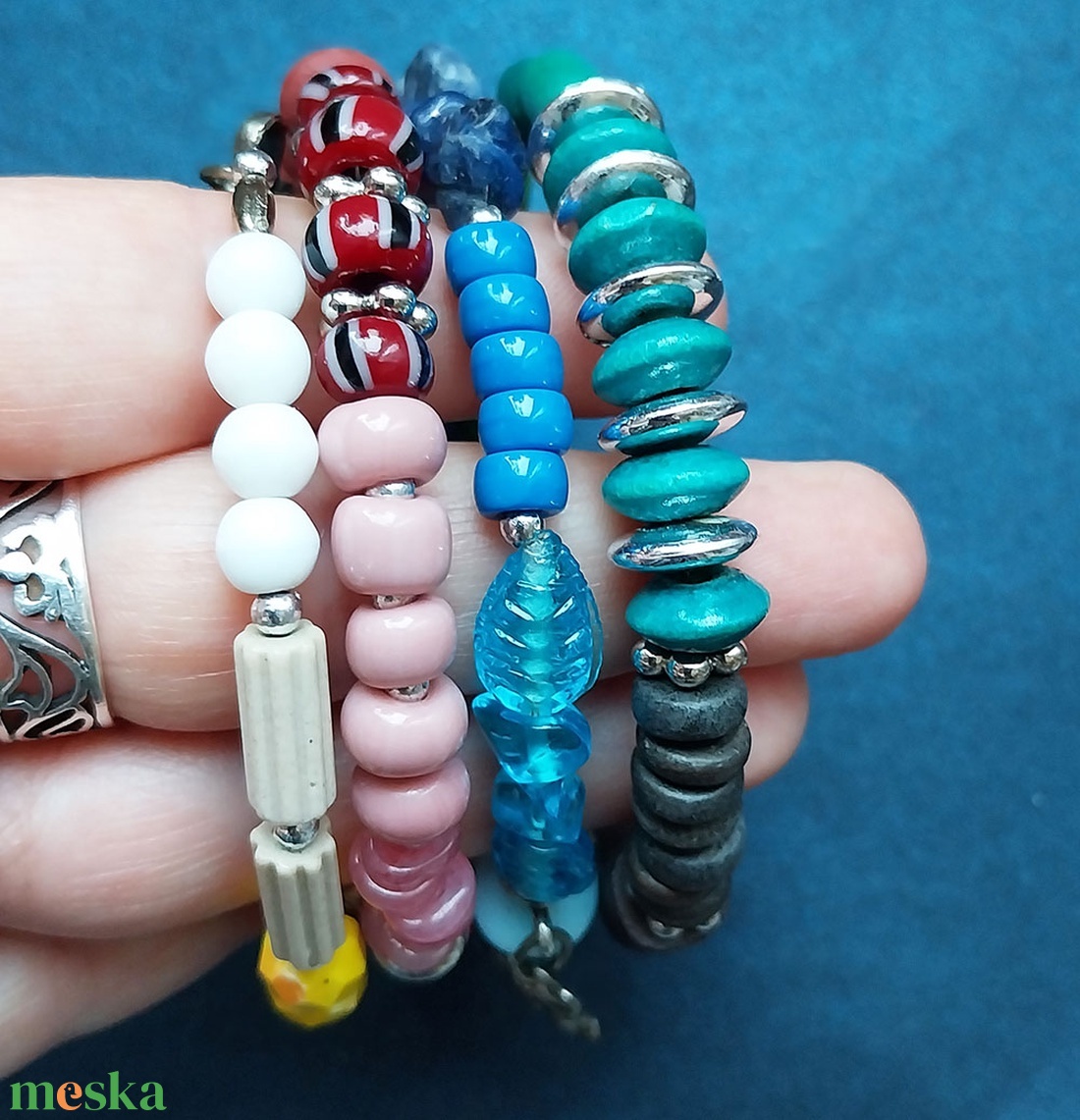 Színes Emeletes - 4 soros memóriakarkötő - ékszer - karkötő - memóriadrótos karkötő - Meska.hu