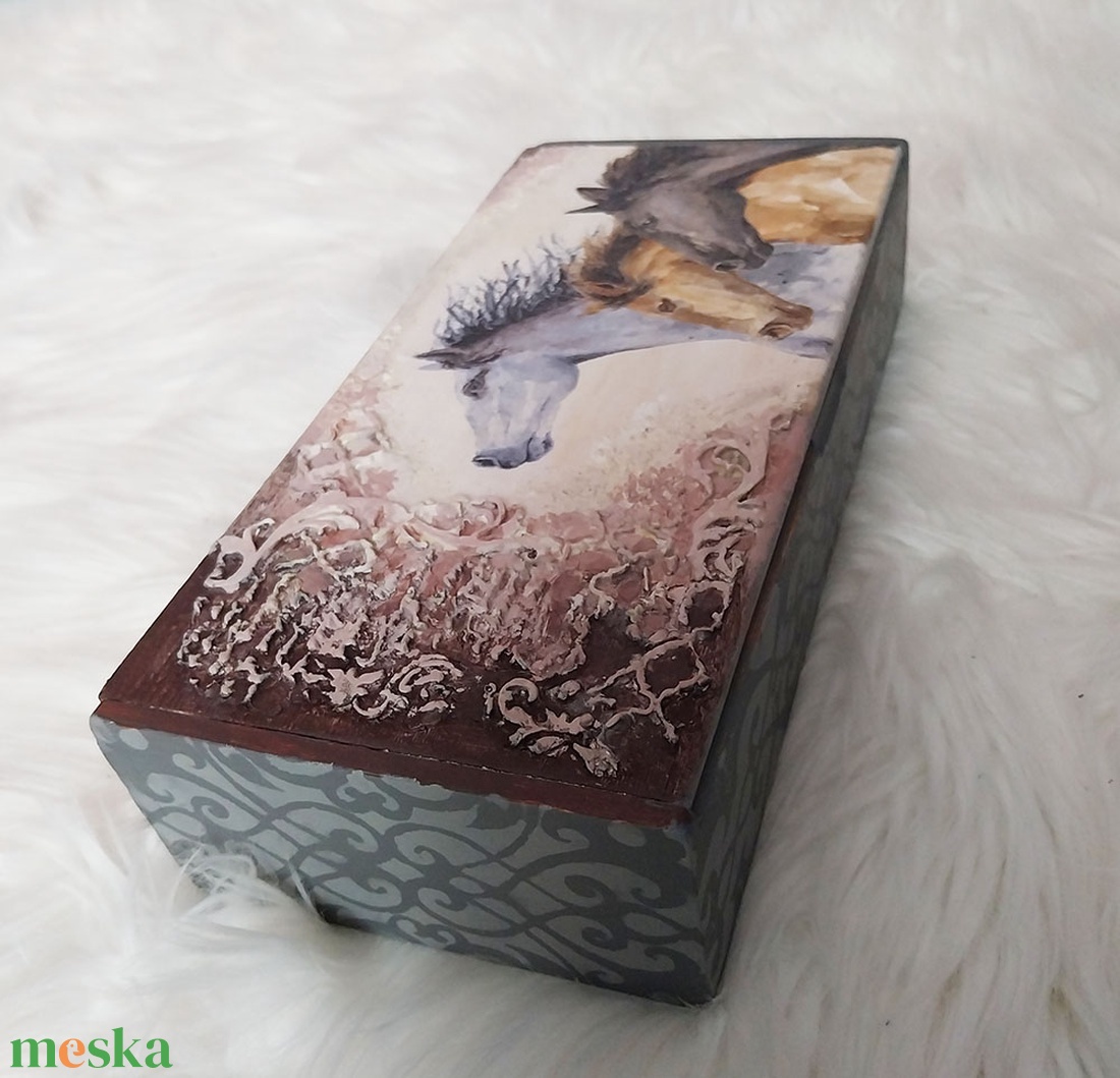 Vágtázó Lovak - díszdoboz - ékszer - ékszertartó - ékszerdoboz - Meska.hu