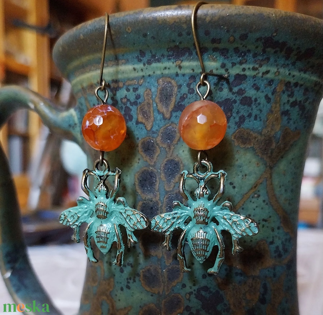 Méhkirálynő - fülbevaló - ékszer - fülbevaló - lógó fülbevaló - Meska.hu