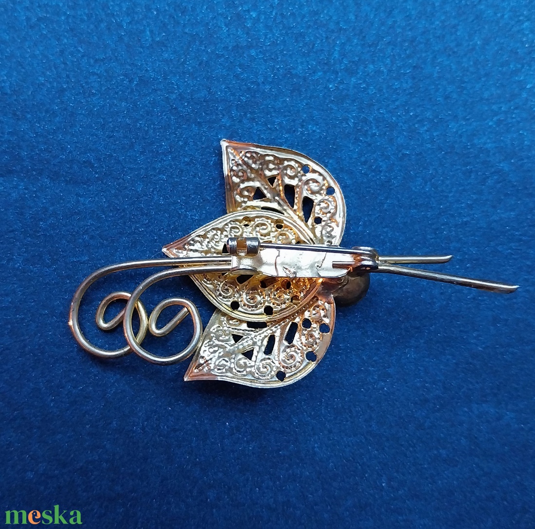 Vintage aranyszínű bross  - ékszer - kitűző és bross - Meska.hu