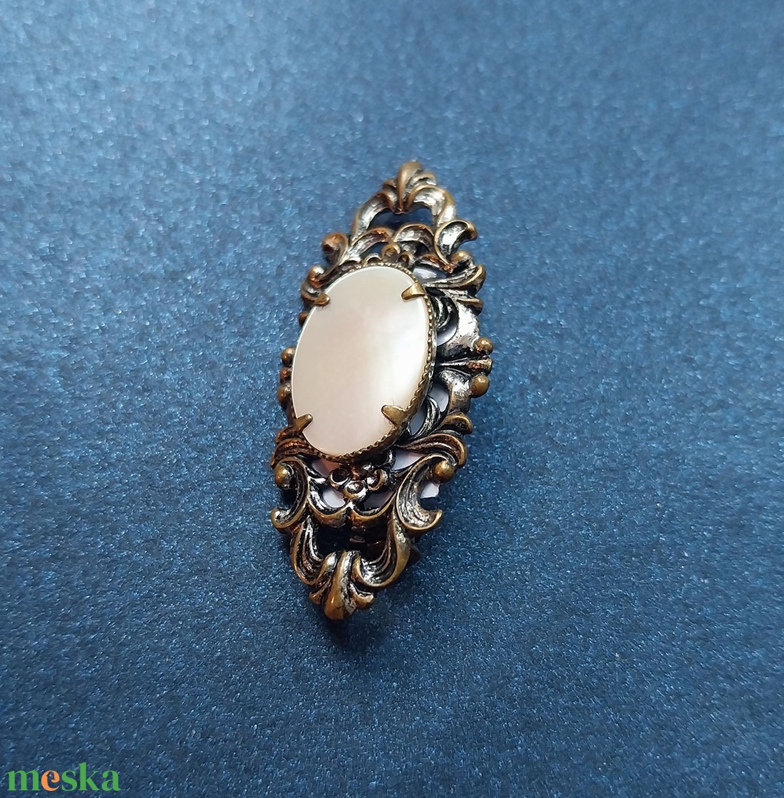 Vintage fém bross gyöngyház berakással - ékszer - kitűző és bross - Meska.hu