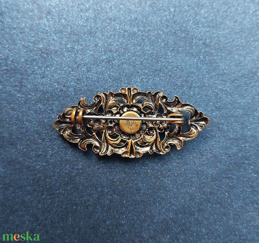Vintage fém bross gyöngyház berakással - ékszer - kitűző és bross - Meska.hu