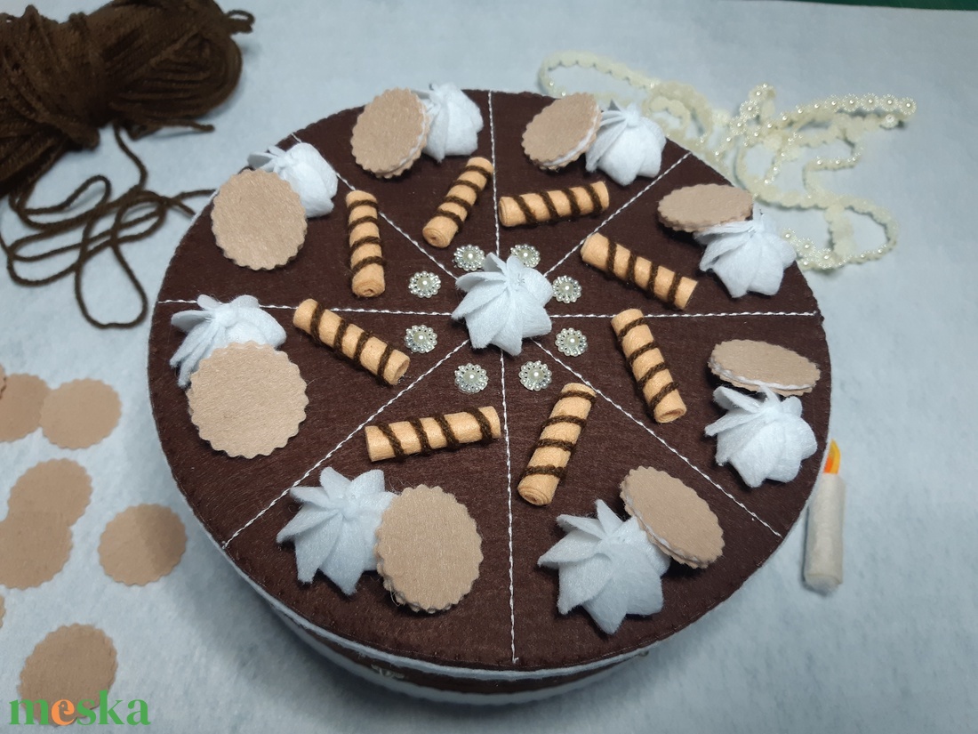 Doboz torta - játék & sport - szerepjáték - Meska.hu Doboz torta - játék & sport - szerepjáték - Meska.hu