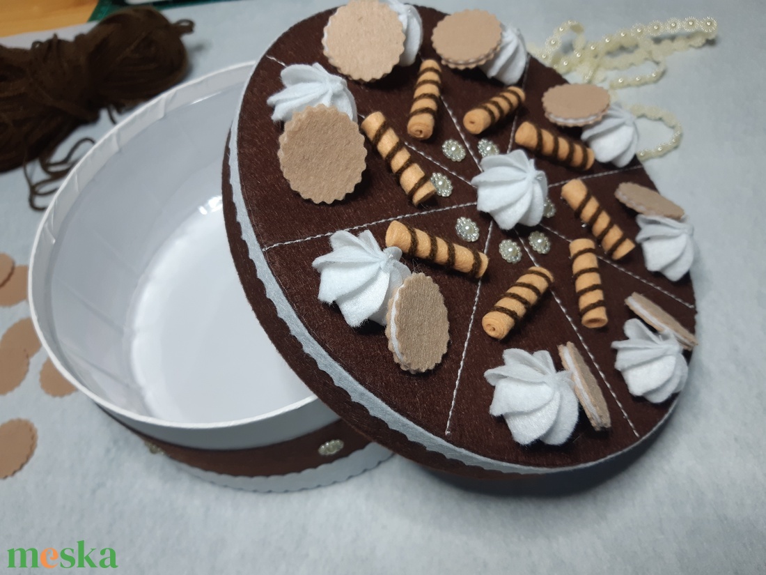 Doboz torta - játék & sport - szerepjáték - Meska.hu Doboz torta - játék & sport - szerepjáték - Meska.hu
