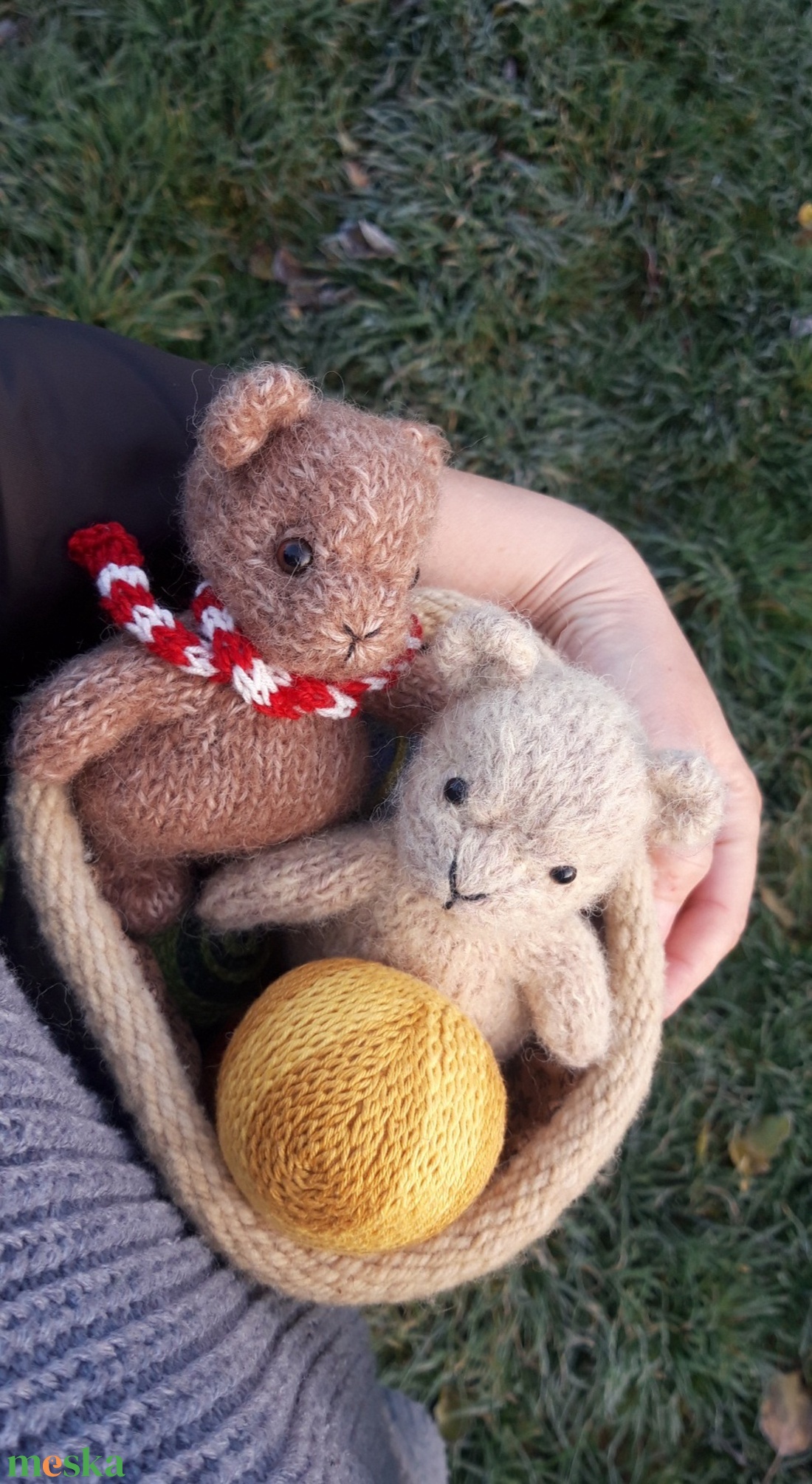 Kötött mackó plüss gyapjúfonalból - játék & sport - készségfejlesztő és logikai játék - montessori szivárvány, waldorf játékok - Meska.hu