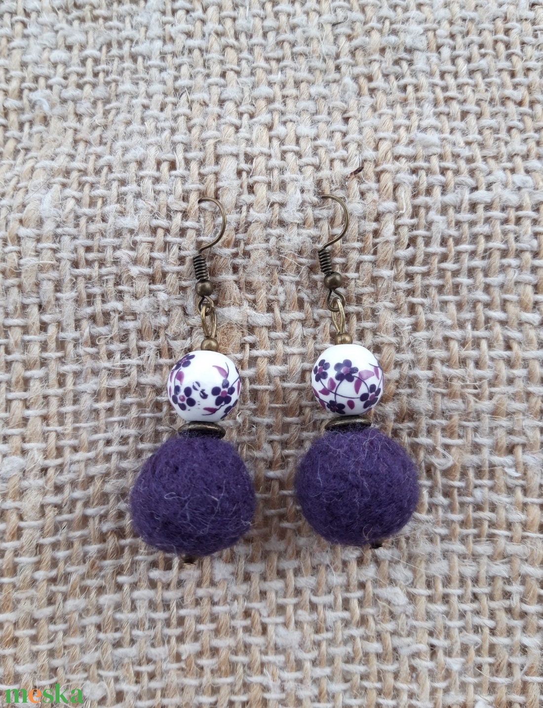 Nemez fülbevaló - lila - ékszer - fülbevaló - lógós kerek fülbevaló - Meska.hu