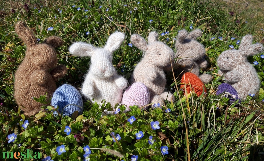 Kicsi kötött gyapjú nyuszi -világos bézs - baba - mama - baba játékok - waldorf játékok - Meska.hu