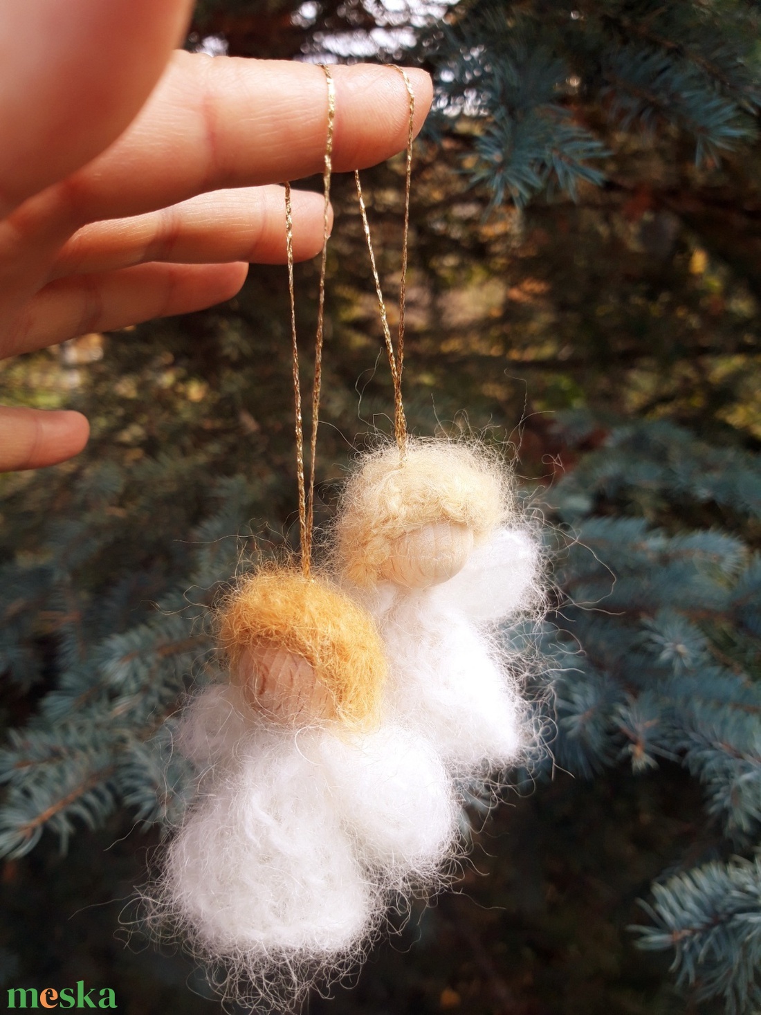 Gyapjú angyalka karácsonyi dísz - karácsony - karácsonyi lakásdekoráció - karácsonyfadíszek - Meska.hu