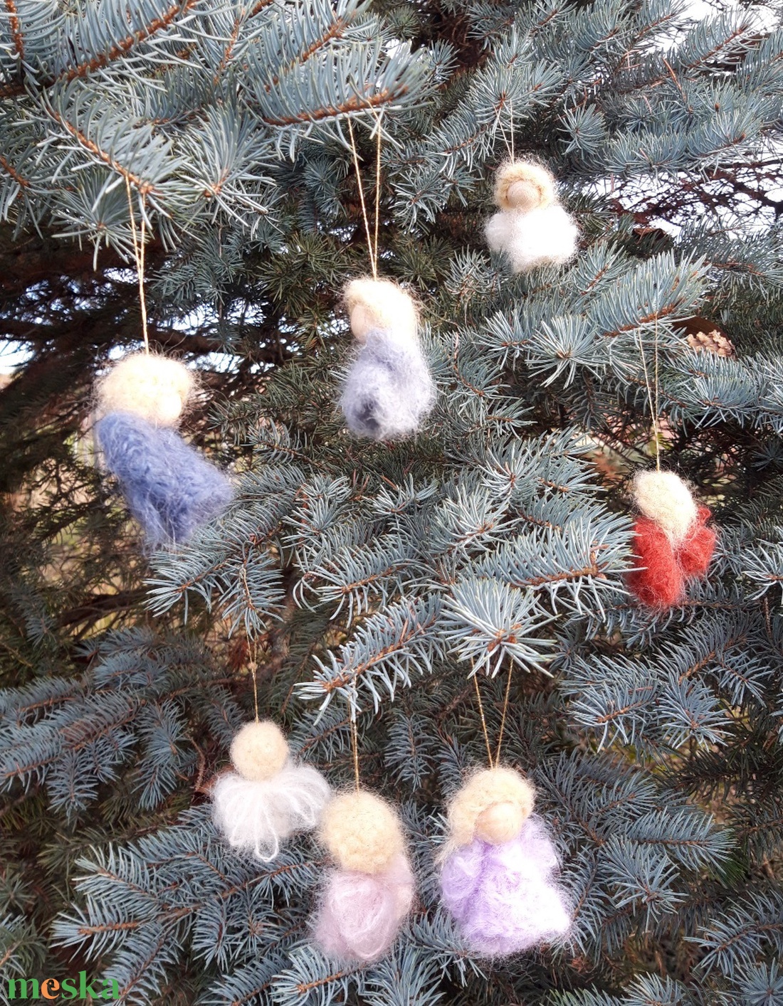 Gyapjú angyalka karácsonyi dísz- lilás árnyalatok - karácsony - karácsonyi lakásdekoráció - karácsonyfadíszek - Meska.hu