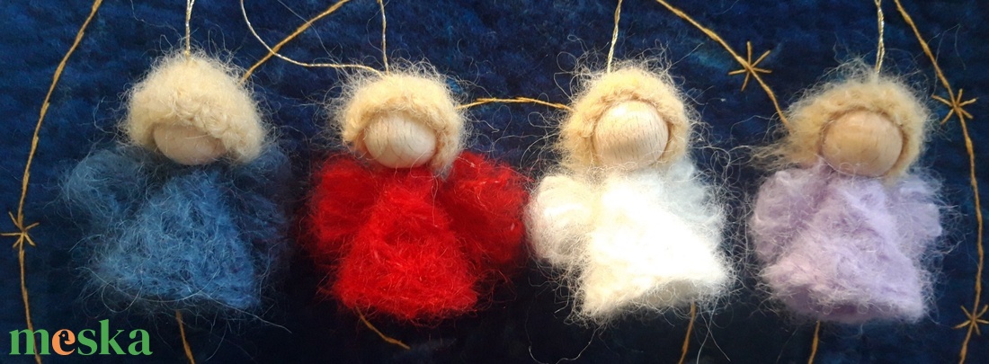 Gyapjú angyalka karácsonyi dísz- piros árnyalataiban - karácsony - karácsonyi lakásdekoráció - karácsonyfadíszek - Meska.hu