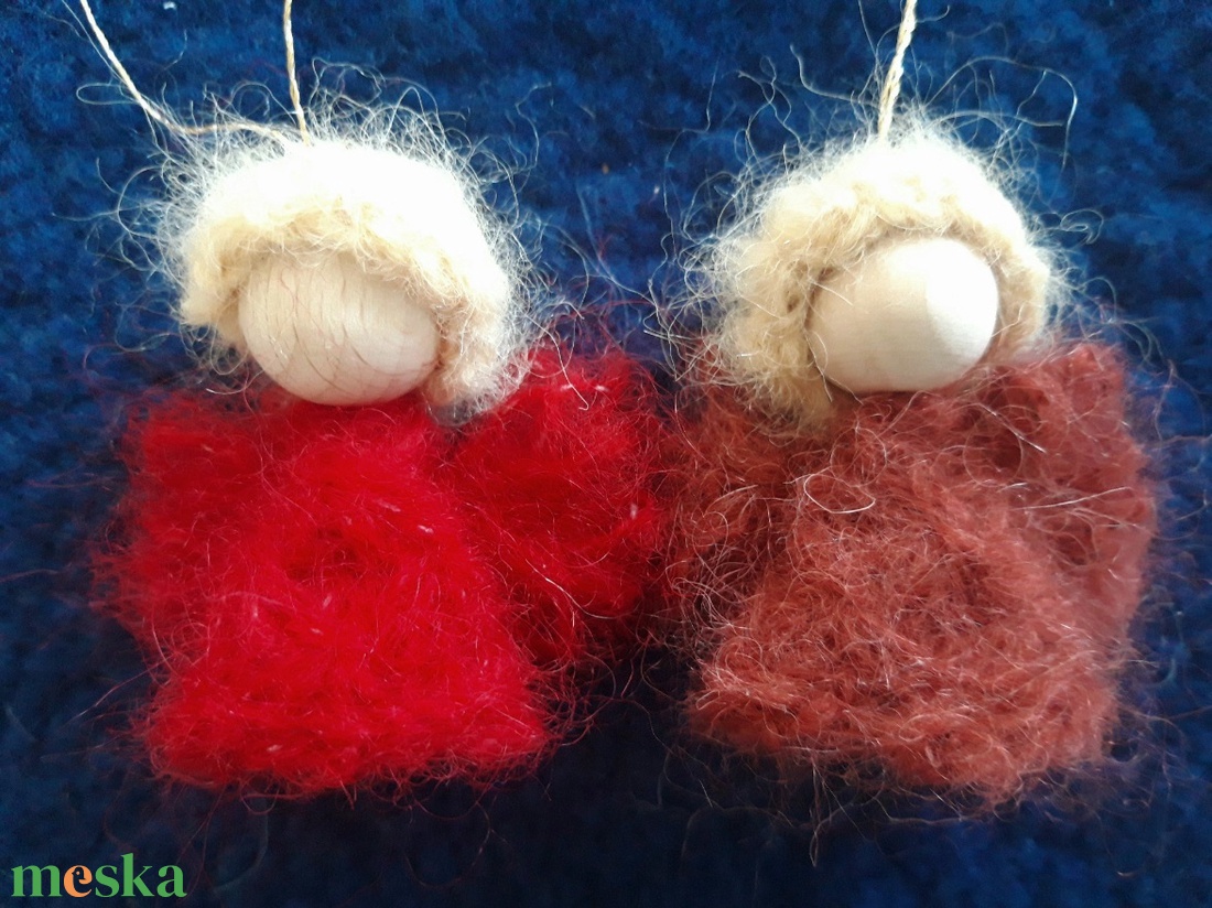 Gyapjú angyalka karácsonyi dísz- piros árnyalataiban - karácsony - karácsonyi lakásdekoráció - karácsonyfadíszek - Meska.hu