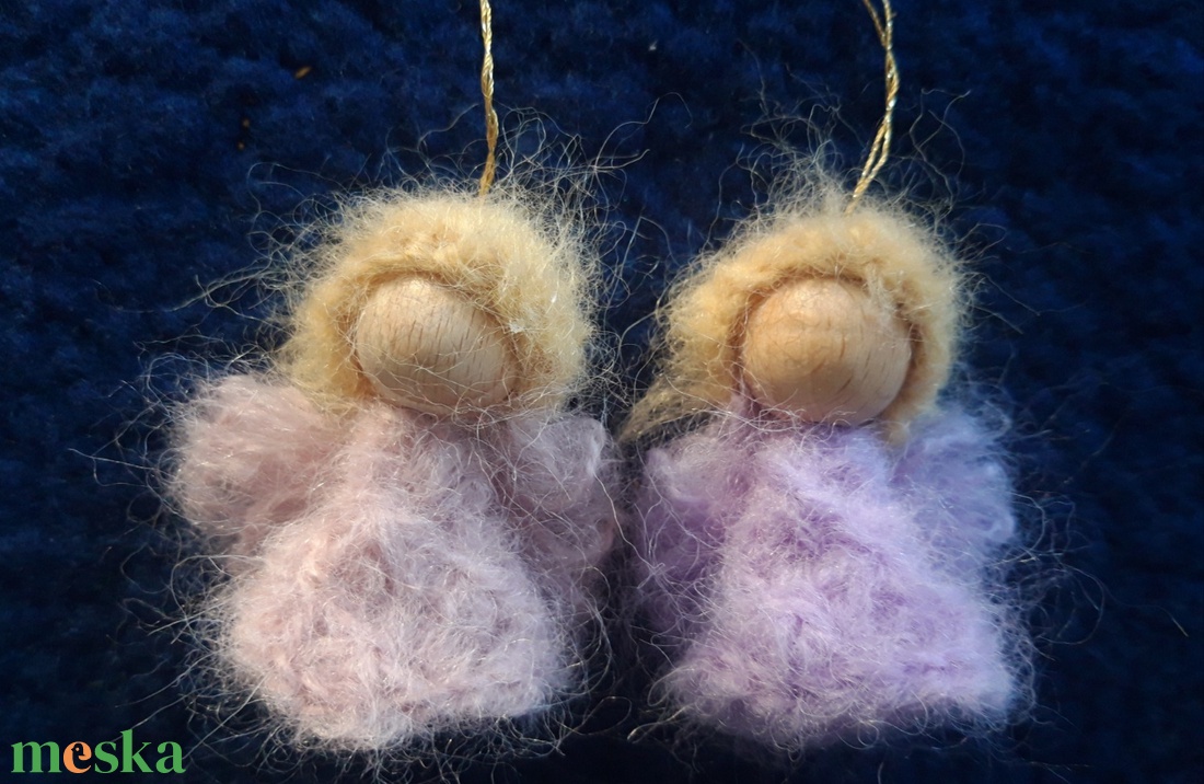 Gyapjú angyalka karácsonyi dísz- lilás árnyalatok - karácsony - karácsonyi lakásdekoráció - karácsonyfadíszek - Meska.hu