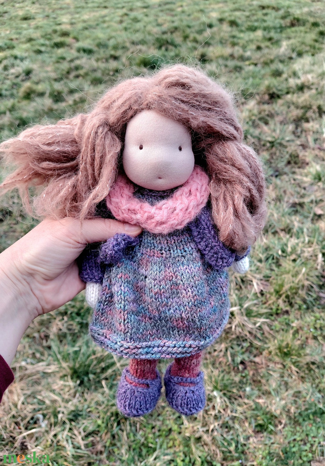 Kötött testű waldorf jellegű gyapjú baba - 32 cm magas - játék & sport - baba & babaház - öltöztethető baba - Meska.hu