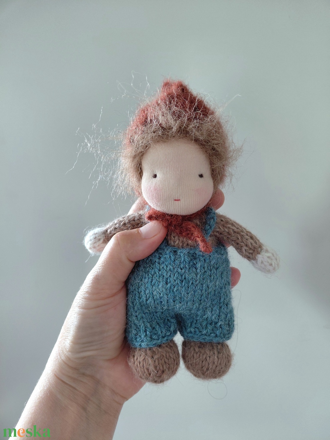 Kötött testű Waldorf gyapjú manó baba - 16 cm magas - játék & sport - baba & babaház - öltöztethető baba - Meska.hu